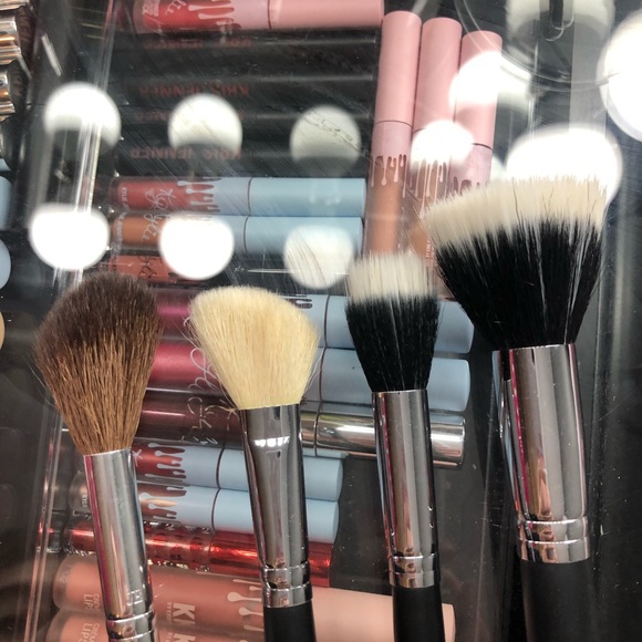 Set of 4 Face Brushes - Picture 3 of 4